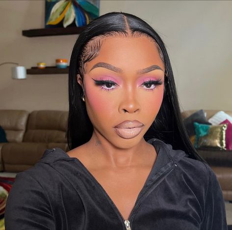 Pink Soft Glam Makeup Black Women, Pink Makeup Looks Black Women, Makeup Looks Pink, Nicki Concert, Pink Makeup Looks, Perfect Makeup Look, Birthday Makeup Looks, Powder Translucent, Lip Combos