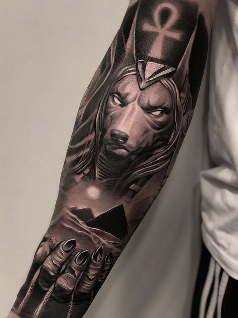 Rosen Tattoo Mann, Horror Tattoo Ideas, Dark Tattoo Ideas, Egypt Tattoo Design, Egyptian Eye Tattoos, Pyramid Tattoo, Herren Hand Tattoos, Horus Tattoo, Egyptian Tattoo Sleeve