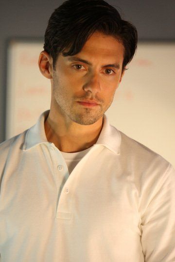 Peter Petrelli (Heroes) Milo Ventimiglia Heroes, Heroes Peter Petrelli, Peter Petrelli, Brown Hair Male, Jack Coleman, Short King, Gilmore Girls Jess, Heroes Tv Series, Heroes Reborn