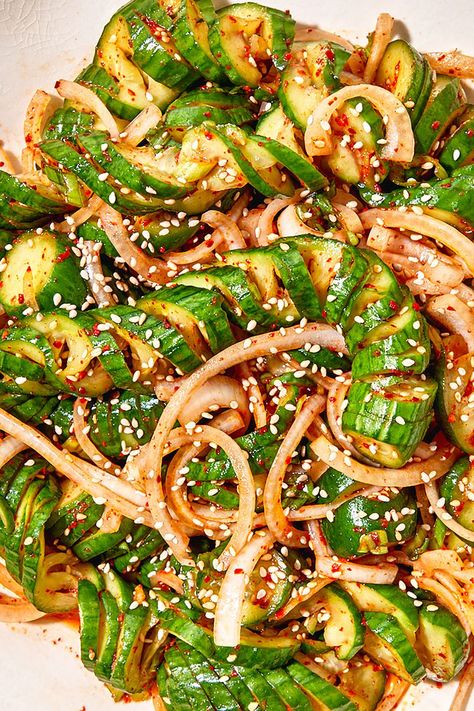 Spiral Cucumber Salad, Pickle Board, Soy Dressing, Vegetable Salad Recipes, 5 Ingredient Dinners, Homemade Mixes, Summer Menu, Cucumber Recipes Salad, Red Chili Flakes