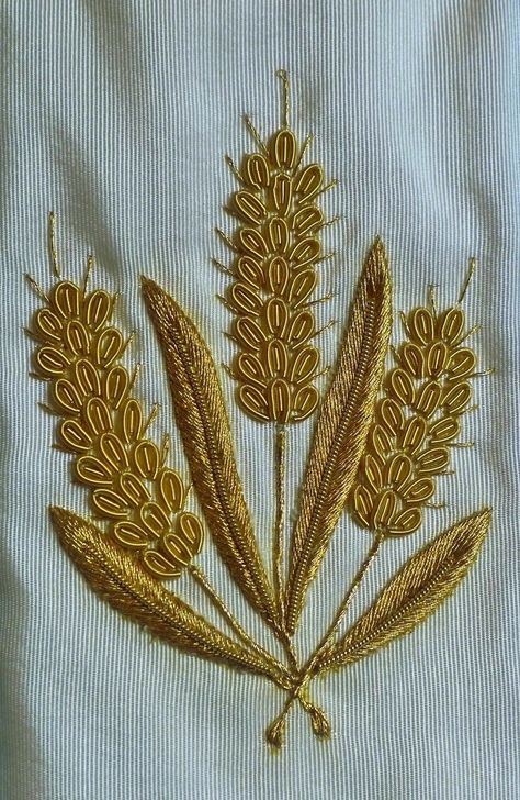 Beaded Motifs, Liturgical Embroidery, Machine Embroidery Designs Monogram, Rose Embroidery Designs, Modern Hand Embroidery Patterns, Aari Design, Zardosi Embroidery, Gold Work Embroidery, Hand Work Design