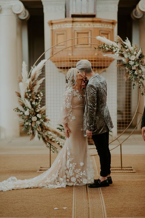 Cozy Chic Romanian Wedding at Casa Boema | Junebug Weddings Boho Wedding Circle Arch, Circle Alter Wedding, Wedding Circle Arch Ideas, Wedding Alter Ideas Church, Boho Circle Arch, Circle Arbor Wedding, Circle Alter, Circle Arbor, Wedding Circle Arch