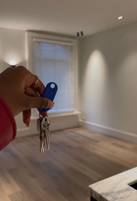 New House Keys Aesthetic, Apartment Goals, Vision Board Photos, House Essentials, Dream Vision Board, Life Vision Board, 1st Apartment, Vision Board Affirmations, Flat Ideas