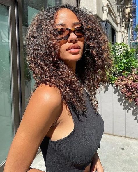 Sunkissed Curly Hair, Natural Curly Hair Cuts, Biracial Hair, Curls Hair, Curl Hair, Mixed Hair, Curly Girl Method, Curly Girl Hairstyles, Curly Hair Routine