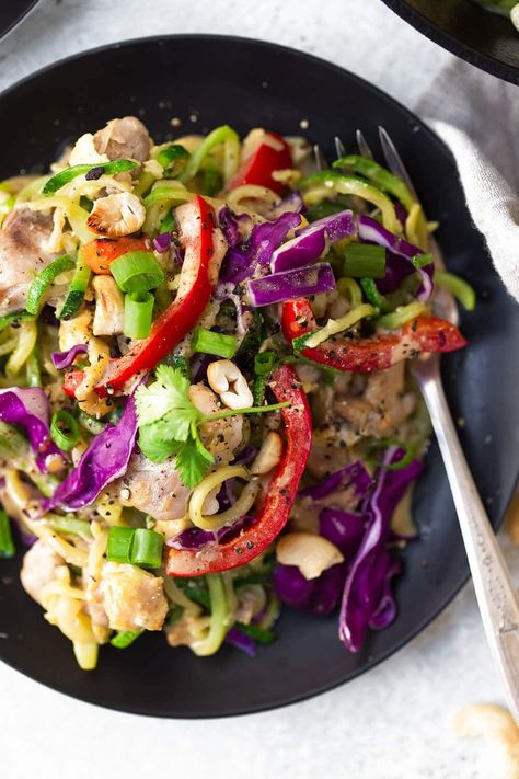 Whole30 Chicken Pad Thai recipe with veggies, tender chicken thighs & a creamy Asian cashew sauce | Healthy whole30 chicken pad thai | Paleo chicken pad thai | Whole30 pad thai | Easy paleo dinner recipes | whole30 meal plan | Easy whole30 dinner recipes || The Movement Menu #whole30 #paleo #glutenfree #healthy #whole30dinner #whole30padthai via @themovementmenu Easy Paleo Dinner, Chicken Pad Thai Recipe, Paleo Dinner Recipes, Whole30 Meal Plan, Easy Paleo Dinner Recipes, Whole30 Meal Prep, Whole30 Dinner, Whole 30 Lunch, Whole 30 Meal Plan