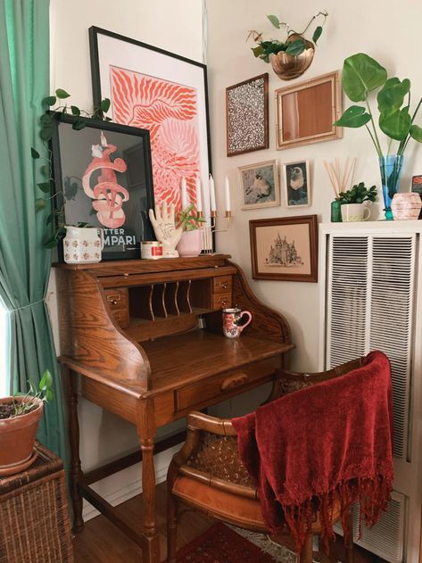 Balcon Mic, Deco Studio, Casa Vintage, Room Deco, In The Corner, Decoration Inspiration, Brown Nails, Apartment Inspiration, Decor Minimalist