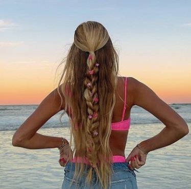 Preppy Hairstyles, Vacation Hairstyles, Beachy Hair, Hairstyles 2024, Hair Stylies, Foto Poses, Hairdo For Long Hair, Hair Stylist Life, Easy Hairstyles For Long Hair