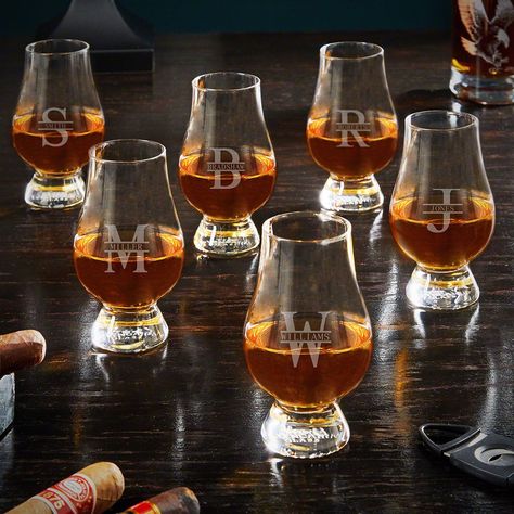 This set of 6 whiskey tasting glasses is a must-have for true whiskey fans. #Glencairnglasses #whiskeytastingglasses #whiskeyglasses Glencairn Glasses, Types Of Whiskey, Custom Whiskey Glasses, Glass Whiskey Decanter, Home Wet Bar, Groomsmen Proposal Gifts, Bourbon Tasting, Whiskey Tasting, Whiskey Lover Gifts