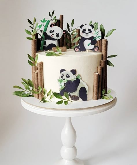 Bolo Do Panda, Panda Theme Cake, Panda Themed Birthday Party, Panda Baby Shower Theme, Panda Birthday Theme, Panda Birthday Party Decorations, Tinkerbell Cake Topper, Panda Bear Cake, Panda Birthday Cake