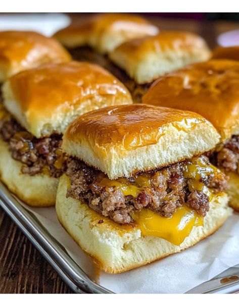 Hamburger Sliders with Cheese 2 Hamburger Cheese Sliders, Ground Beef Hors D’oeuvres, Easy Ground Beef Appetizers, Ground Beef Party Food Appetizers, Macaroni Appetizers, Hamburger Appetizer Recipes, Hamburger Meat Appetizers, Appetizers With Hamburger Meat, Ground Beef Appetizers For Party