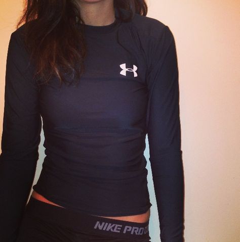 Under Armour & Nike Fall Fitness, Sport Food, Working Out Outfits, Michelle Lewin, Workout Attire, Compression Shirt, Athletic Apparel, Athletic Outfits, Nike Outfits