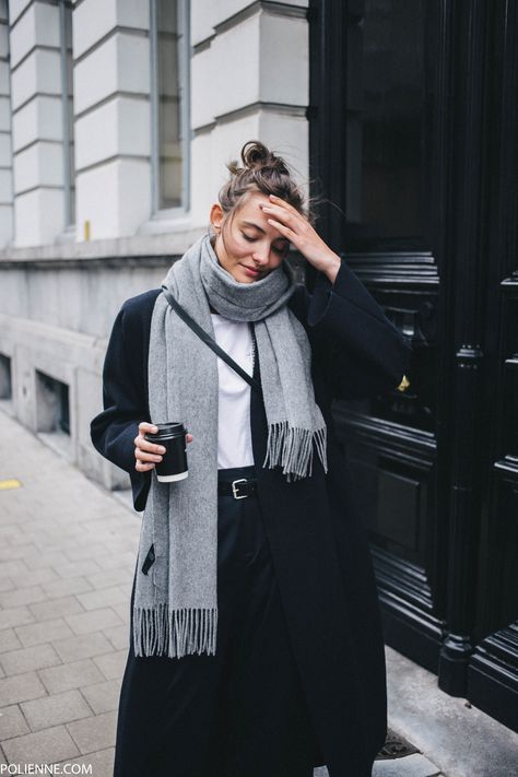 POLIENNE by Paulien Riemis | wearing ZARA tartan blazer, CLOSED tee, WEEKDAY trousers, PULL&BEAR bag in Antwerp, Belgium Grey Scarf Outfit, Gray Scarf Outfit, London Winter Outfits, Rainy Day Outfit Casual, Grey Weather, Rainy Day Outfit For Work, Bear Bag, Minimalist Fashion Women, Scarf Outfit