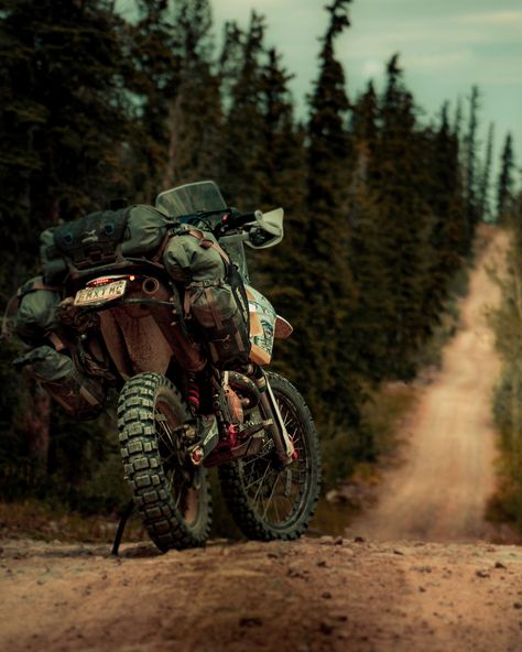 Adventure Motorcycle Camping, Adv Bikes, Adventure Bike Motorcycles, Bike Motorcycles, Motorcycle Adventure, Adventure Car, Adventure Motorcycle, Enduro Motorcycle, Motorcycle Camping