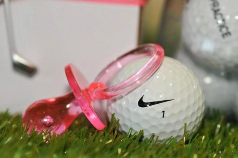 Baby Shower Golf Theme, Putters Or Pearls, Golf Baby Shower Ideas, Golf Gender Reveal, Golf Themed Party, Golf Baby Showers, Home Maternity Photography, Baby Shower Games Ideas, Baby Shower Balloon Arch