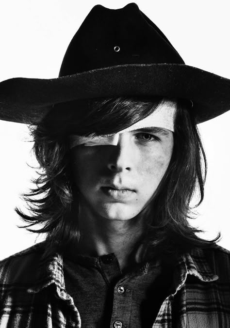 Carl Grimes Season 7, Carl And Enid, Carl The Walking Dead, Carl Twd, Walking Dead Wallpaper, Rick And Michonne, Ronnie Radke, Chandler Riggs, Carl Grimes