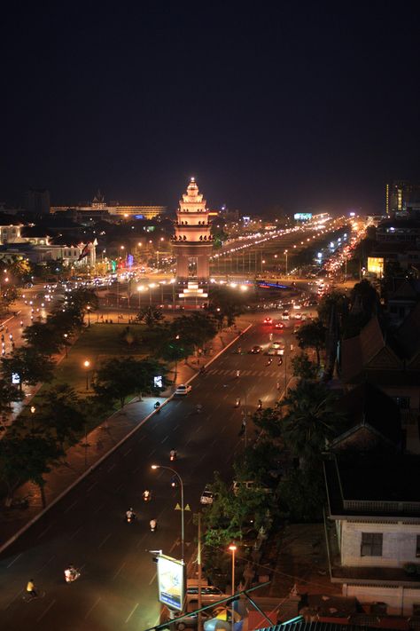 Independence Monument (Night View), Phnom Penh, Cambodia Phnom Penh City At Night, Cambodia Wallpaper, Khmer Aesthetic, Cities Aesthetic, Cambodia Phnom Penh, Phnom Penh City, Cambodia Beaches, Travel Cambodia, Stick Drawings