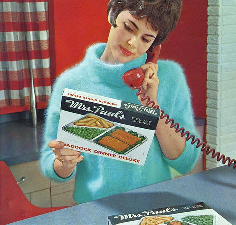 It was embarrassing, really, that Bernie had to call her mother for help with "cooking" a Mrs. Paul's when everyone knew the person to call was Gertrude, she of the "secret Ingredients" fame. Eating Room, Telephone Vintage, Vintage Housewife, Happy Housewife, Retro Housewife, Tv Dinner, Retro Ads, On The Phone, Vintage Memory