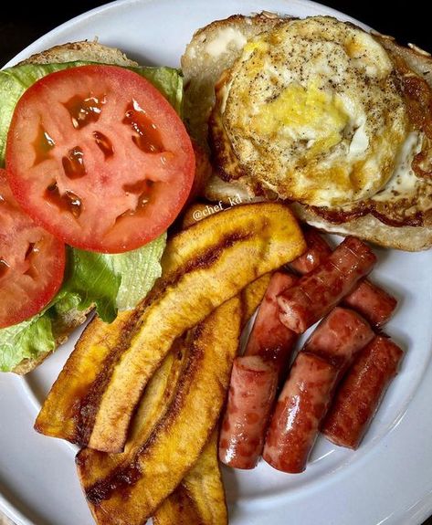 Jamaica Lifestyle, Jamaican Breakfast, Picnic Date Food, Clean Eating Guide, Break Fast, Caribbean Food, Jamaican Recipes, Breakfast Meal Prep, Caribbean Recipes