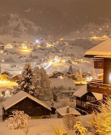 emily on Twitter: "dreaming of winter in Switzerland… " Christmas Tablescape, Christmas Feeling, Winter Scenery, Destination Voyage, Mountain Town, Winter Pictures, Winter Wonder, Christmas Mood, Winter Aesthetic