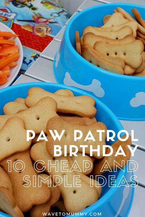 10 easy and simple ideas for a Paw Patrol birthday party for kids - including food, biscuits, cake, decoration and entertainment! Birthday Party Snacks For Kids, Puppy Party Food, Party Snacks For Kids, Paw Patrol Party Food, Paw Patrol Cookies, Paw Birthday, Ideas Birthday Party, Kids Birthday Party Food, Paw Patrol Birthday Cake