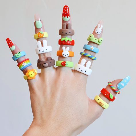 Cincin Diy, Polymer Clay Rings, Fimo Ring, Diy Clay Rings, Clay Pins, Polymer Clay Ring, Clay Rings, Clay Keychain, Diy Air Dry Clay