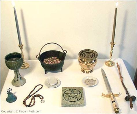 Pagan Altar Inspiration, Simple Wiccan Altar, Wiccan Altar Setup Beginner, Meditation Alter, Norse Paganism Altar, Spiritual Room, Witch School, Witch Core, Witchcraft Altar