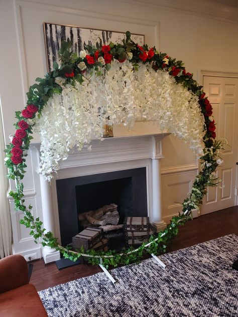 Beautiful arrangement with wisteria Red Wisteria Wedding, Wisteria Backdrop, Red Wisteria, Wisteria Wedding, Wedding Hoop, Engagement Decorations, Floral Arch, Simple Flowers, Wisteria