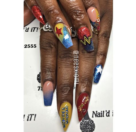 Wonder Woman Nails Wonder Woman Nails Designs, Wonder Woman Nails, Festive Holiday Nails, Nail Board, Super Cute Nails, Edge Nails, Minimalist Nail Art, Polish Ideas, Coffin Shape Nails