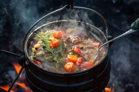 A guide to cooking a campfire stew, including what kit you'll need, ingredients and a basic recipe. There are few better ways to end a hike! Cooking Stew Beef, Campfire Stew, Ground Beef And Potatoes, How To Cook Beef, Marinated Steak, Campfire Food, Campfire Cooking, Beef Stew Recipe, Stew Recipe