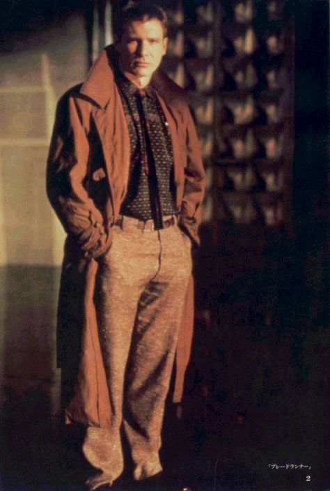 Harrison Ford as Decker in Blade Runner Blade Runner Costume, Blade Runner Deckard, Blade Runner Aesthetic, Bladerunner Aesthetic, Deckard Blade Runner, Blade Runner Fashion, Harrison Ford Blade Runner, Blade Runner Art, Blade Runner 1982