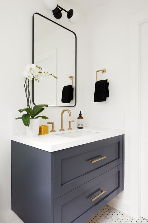 Modern Half Bathroom, Powder Room Reno, Powder Bathroom Ideas, Floating Vanity Bathroom, Farmhouse Powder Room, Modern Powder Room, Powder Room Remodel, Powder Room Vanity, Powder Room Decor