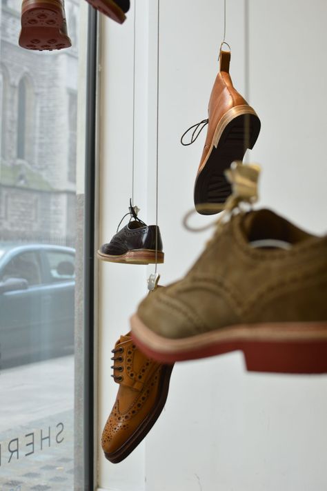 Shoe Photography, Shoes Display, Shoe Store Design, Museum Display, Store Window Displays, Window Display Design, Shop Window Design, Flat Lays, Shoe Display