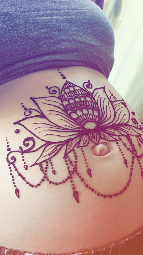 Henna Tattoo; Pregnant; Lotus Flower; Belly Henna Pregnant Tattoo, Cool Henna, Tattoos Ideas For Women, Belly Henna, Pregnant Belly Painting, Belly Art, Henna Inspired Tattoos, Cute Henna, Belly Tattoos