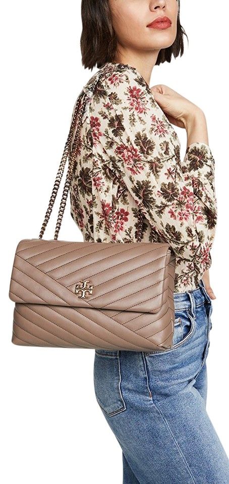 Tory Burch Kira Chevron Bag, Kira Chevron Convertible Shoulder Bag, Tory Burch Kira Chevron, Kira Chevron, Outfits 70s, Tory Burch Crossbody, Tory Burch Kira, Ladies Blouse Designs, Handbag Heaven