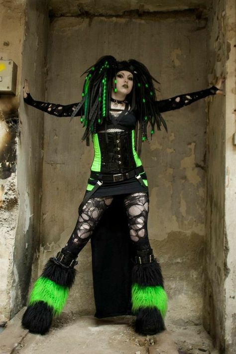 Cybergoth Outfits, Cybergoth Aesthetic, Cybergoth Fashion, Cybergoth Style, Gothic Mode, Art Cyberpunk, Goth Subculture, Goth Outfit, Cyberpunk Clothes