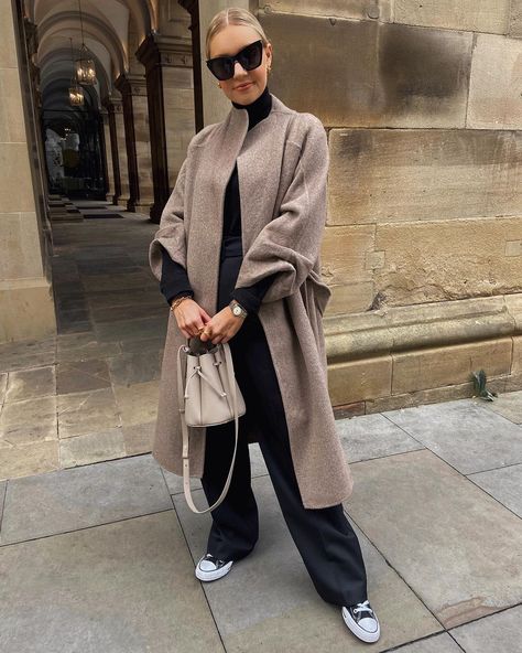 Lydia Tomlinson - Daily Style on Instagram: “ad. Sporting the dreamiest of all dreamy coats from one of my faves, @jovonna_london ! 🍂 Double faced wool blend, this coat makes the…” Lydia Tomlinson, Mixed Models, Wool Blend Jacket, Belt Style, Wool Blend Coat, Daily Style, Daily Fashion, Winter Coat, Wool Blend