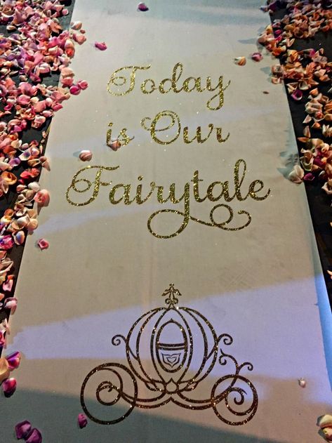 Disney Wedding Decorations, Cinderella Wedding Theme, Fairytale Wedding Theme, Fairy Tail Wedding, Beauty And Beast Wedding, Disney Princess Wedding, Disney World Wedding, Disney Inspired Wedding, Tema Disney