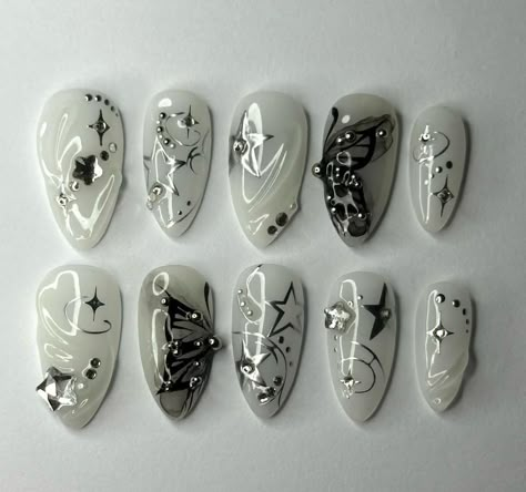 White Nail Inspo, Black And White Nail, Concert Nails, Fake Nails Designs, Aesthetic Nails, Goth Nails, Nails Aesthetic, Grunge Nails, Y2k Nails