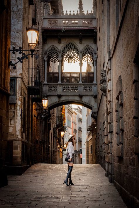 Barcelona Photoshoot Ideas, Photos In Barcelona, Barcelona Instagram Pictures, Barcelona Picture Ideas, Barcelona Moodboard, Spain Photo Ideas, Barcelona Photo Ideas, Barcelona Spain Travel Photography, Barcelona Photoshoot