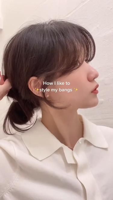 #hearmeout #christmashairstyles #carmelhighlightsonbrownhair #christmaswallpaper #Ideealberodinatale ผมทรง Long Pixie, Korean Style Bangs, Hairstyle For Formal, Aesthetic Curtain Bangs, Styling Bangs Tutorial, Under Hair Color, Highlights On Brown Hair, Treat Damaged Hair, Spring Hair Trends