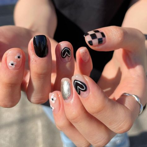 Monochrome Short Nails, Monochrome Nail Art, Short Nail Inspo, Nail Designs Easy Diy, Nails Japanese, Monochrome Nails, Punk Nails, Korean Nails, Short Nail