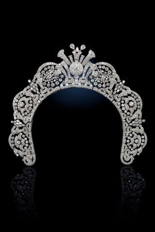 Halo Tiara, Diamond Tiara, Platinum Jubilee, Queen Charlotte, Halo Style, George Iii, Royal Jewels, Ali Khan, King George