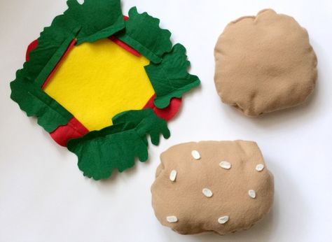 DIY Baby burger costume Burger Costume Diy, Diy Burger Costume, Hamburger Costume, Burger Costume, Kid Costumes, Food Costumes, Halloween Spooktacular, Baby Activities, Halloween Goodies