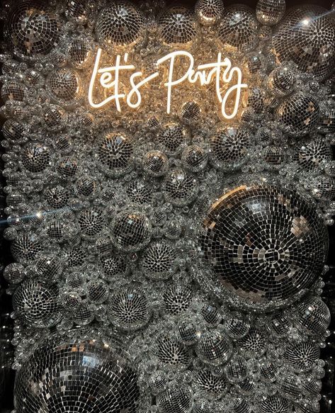 Cool Neon Signs, Disco Theme, Sparkle Party, New Year Designs, Beautiful Views Video, Disco Balls, Throw A Party, Disco Party, New Year’s Eve