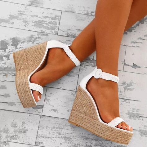 1714726c817af50457d810aae9d27a2edesc36786419ri Wedge Sandals Wedding, Wedge Sandals Outfit, Sandals Outfit Summer, Shoes Embroidery, Heel Sandals Outfit, Outfit Shorts, Sandals Wedding, Gladiator Shoes, Outfit Work