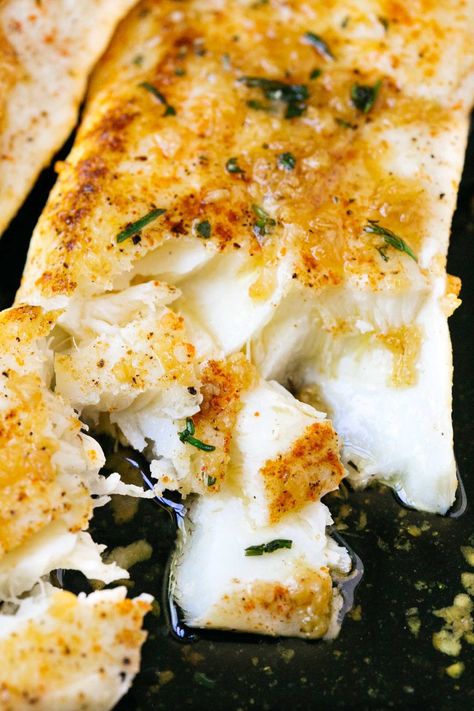 Light, flakey, and moist, you are going to love this Garlic Butter Halibut Fish Recipe. It’s so easy to make with only a few simple ingredients. lowcarb, gluten free, and keto friendly, this easy fish recipe cooks up quickly, making it the perfect weeknight meal! #garlicbutterhalibut #halibutrecipe #fishrecipe Garlic Butter Halibut Recipe, How To Cook Halibut, Grilled Halibut Recipes, Halibut Recipes Baked, Filet Recipes, Summertime Food, Halibut Recipe, Haddock Recipes, Grilled Halibut