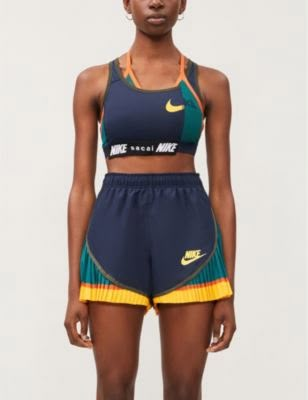 Cheer Practice Outfits, Nike X Sacai, Nike Sacai, Practice Outfits, Workout Fits, Sports Luxe, Yoga Fashion, Sporty Outfits, Sport Wear