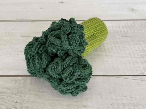 Crochet Broccoli, Yarn Projects Crochet, Easy Broccoli, Light Worsted Weight Yarn, The Way I Am, Crochet Fruit, Okie Dokie, Crochet Food, Yarn Projects