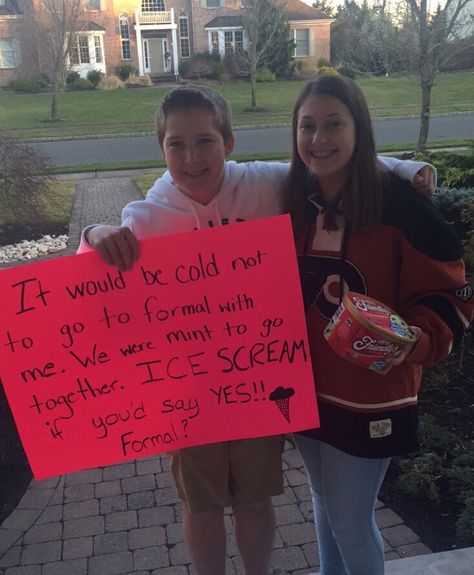 Ice cream promposal! (Or formal) Ice Cream Promposal, Homecoming Dance Proposal, Sadies Proposal, Formal Proposals, Cute Prom Proposals, Post Prom, Dance Proposal, Garden Rock Border, Babymoon Photos