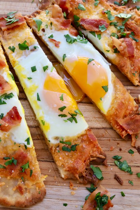 The Tastiest Breakfast Pizza Recipe - Slice of Jess Breakfast Pizza On Tortilla, Cheese Crust Breakfast Pizza, Breakfast Chilaquiles, Breakfast Tortilla, Mediterranean Breakfast, Breakfast Pizza Recipe, Tortilla Pizza, Homemade Flour Tortillas, Breakfast Bagel